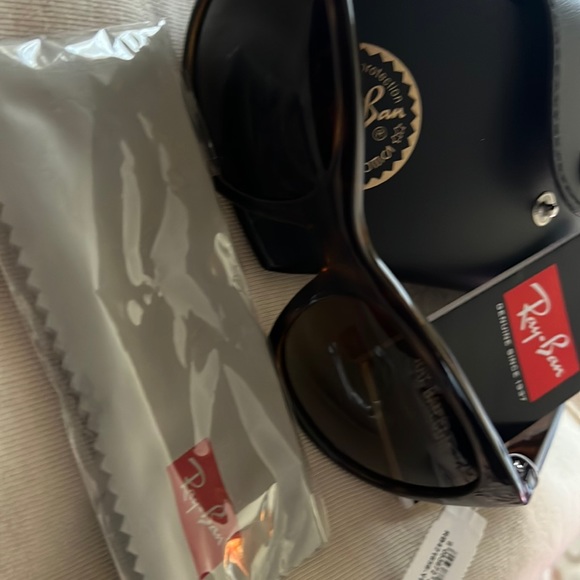 Ray-ban sun glasses, authentic made in Italy, polarized - Picture 1 of 16